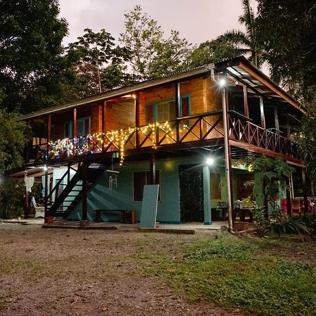 Hotel Casa Aldirica à Cahuita Extérieur photo