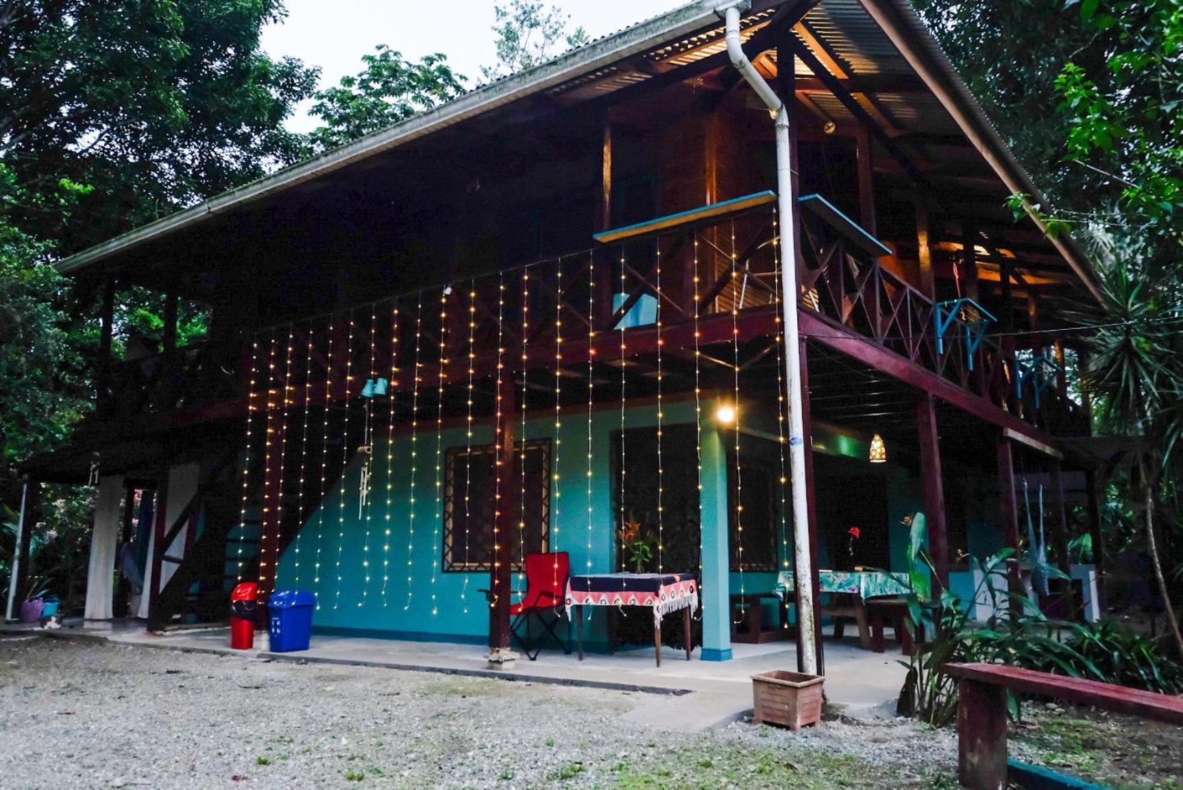 Hotel Casa Aldirica à Cahuita Extérieur photo